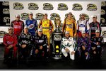 Die zwölf Chase-Teilnehmer 2011: Tony Stewart, Brad Keselowski, Kurt Busch, Kyle Busch, Jimmie Johnson, Jeff Gordon, Kevin Harvick, Carl Edwards, Ryan Newman, Matt Kenseth, Denny Hamlin