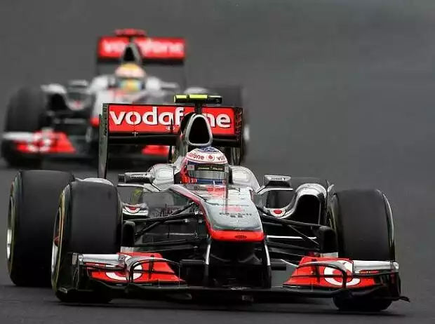 Titel-Bild zur News: Jenson Button, Lewis Hamilton