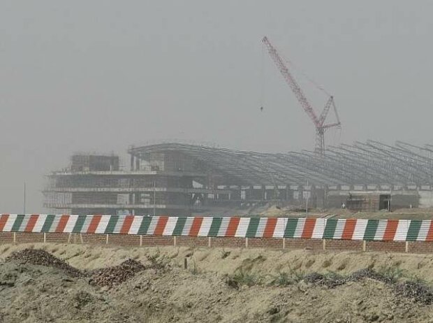 Titel-Bild zur News: Bauarbeiten in Noida