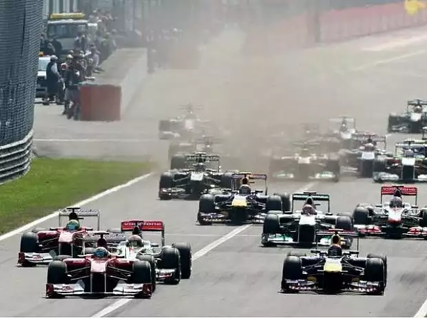 Fernando Alonso, Sebastian Vettel Titel-Bild zur News: Fernando Alonso, Sebastian Vettel