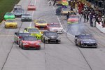 Ausfahrt aus der Pitlane mit Sieger Tony Stewart (SHR) und Matt Kenseth (Roush) an der Spitze