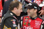 Ryan Newman gratuliert Teamkollege und Boss Tony Stewart zu dessen Sieg