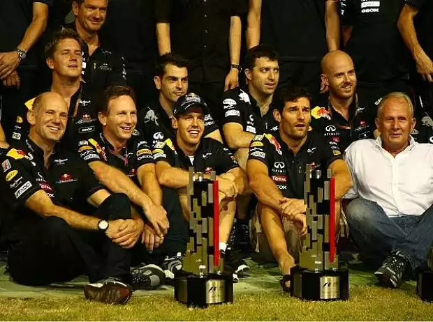 Red Bull jubelt über den Sieg in Singapur Titel-Bild zur News: Red Bull jubelt über den Sieg in Singapur