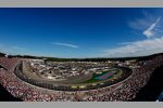 Race Action in Loudon