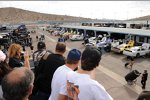 NASCAR-Fans in der neuen Garage