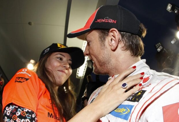 Jenson Button McLaren Vodafone McLaren Mercedes F1 ~Jenson Button (McLaren) mit Freundin Jessica Michibata~ 