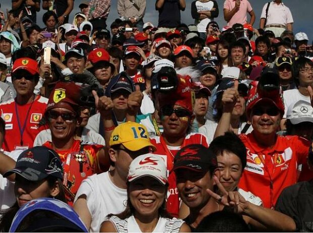 Fans in Suzuka