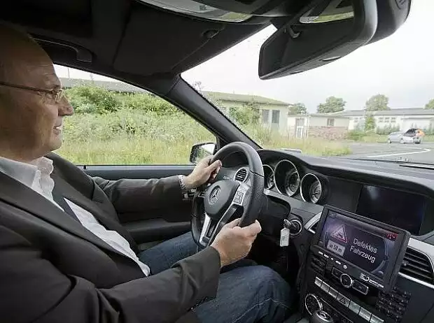 car-to-x kommunikation Titel-Bild zur News: car-to-x kommunikation