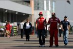 Fernando Alonso (Ferrari) mit Ferrari-Pressesprecher Luca Colajanni