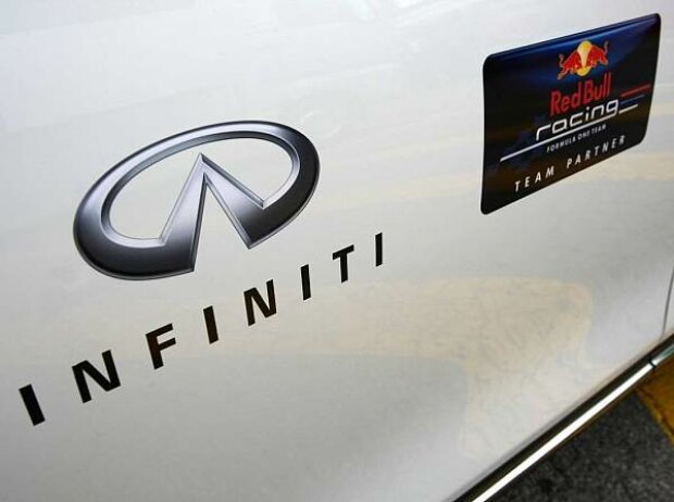 Titel-Bild zur News: Infiniti-Logo