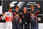 Lewis Hamilton (McLaren), Sebastian Vettel (Red Bull), Christian Horner (Teamchef) und Mark Webber (Red Bull) 