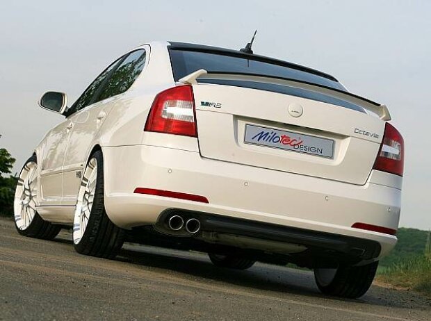 Skoda Octavia RS back