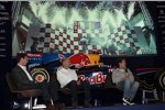 Christian Horner (Teamchef), Adrian Newey (Technischer Direktor) und Sebastian Vettel (Red Bull) 