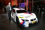 Jens Marquardt (BMW Motorsport Direktor) mit dem BMW M3 DTM