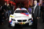 Jens Marquardt (BMW Motorsport Direktor) mit dem BMW M3 DTM