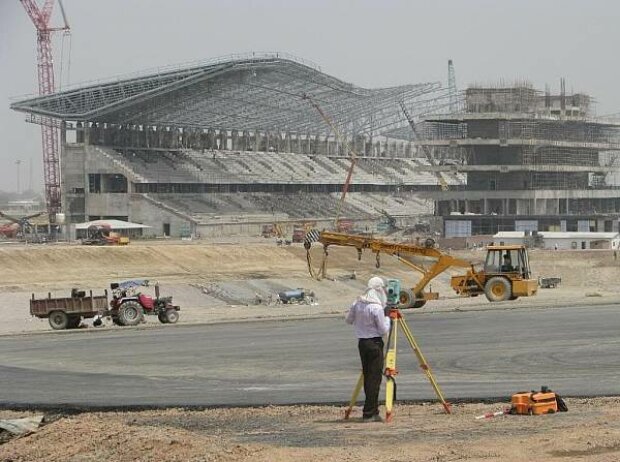 Streckenbau in Noida (Indien)