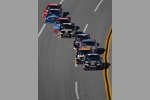 Race Action in Talladega mit Clint Bowyer (Childress) an der Spitze