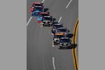 Race Action in Talladega mit Clint Bowyer (Childress) an der Spitze