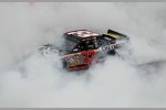 Clint Bowyer feiert den 100. Sieg für Richard Childress Racing (RCR) per Burnout