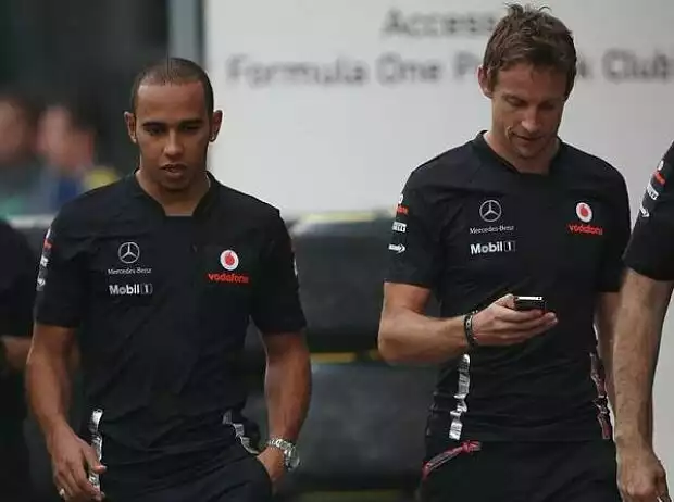 Titel-Bild zur News: Jenson Button, Lewis Hamilton