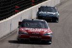 Die Titelkandidaten Tony Stewart (SHR) und Carl Edwards (Roush) machten das Rennen unter sich aus