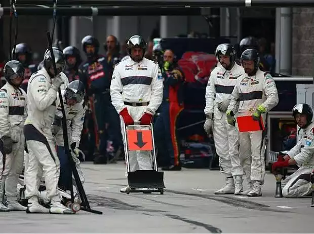 Sauber-Boxencrew Titel-Bild zur News: Sauber-Boxencrew