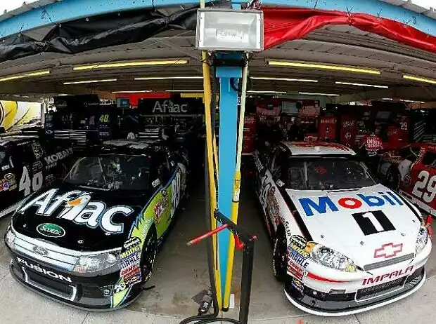 Tony Stewart, Carl Edwards Titel-Bild zur News: Tony Stewart, Carl Edwards