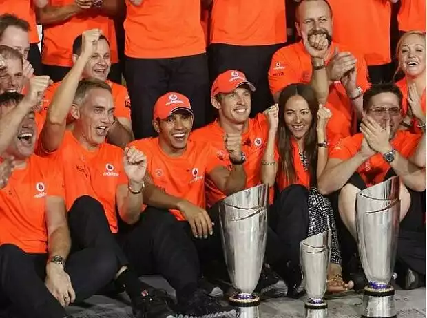 Martin Whitmarsh (Teamchef), Lewis Hamilton, Jenson Button Titel-Bild zur News: Martin Whitmarsh (Teamchef), Lewis Hamilton, Jenson Button