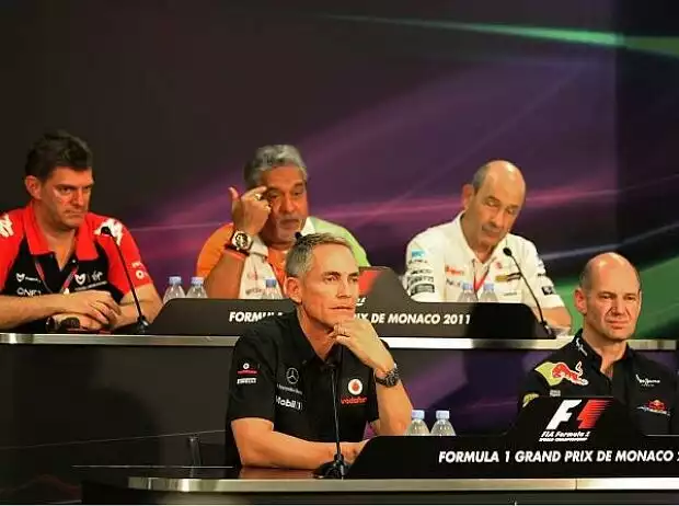 Graeme Lowdon, Vijay Mallya, Martin Whitmarsh, Peter Sauber und Adrian Newey Titel-Bild zur News: Graeme Lowdon, Vijay Mallya, Martin Whitmarsh, Peter Sauber und Adrian Newey
