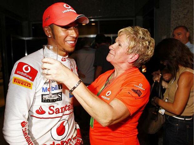 Lewis Hamilton und seine Mutter Carmen Lockhart