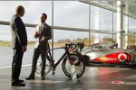 Ron Dennis mit dem McLaren-Bike