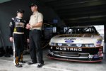 Ricky Stenhouse mit Crewchief Mike Kelly