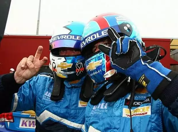 Yvan Muller, Robert Huff Titel-Bild zur News: Yvan Muller, Robert Huff