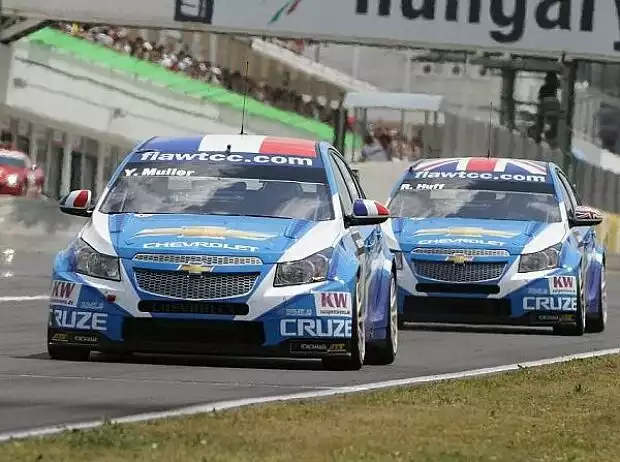 Yvan Muller, Robert Huff Titel-Bild zur News: Yvan Muller, Robert Huff