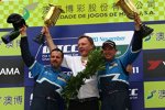 Yvan Muller (Chevrolet) mit Ray Mallock und Robert Huff (Chevrolet)