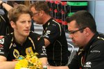 Romain Grosjean (Renault) Eric Boullier 