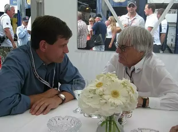 Titel-Bild zur News: Tavo Hellmund und Bernie Ecclestone