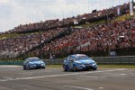 Robert Huff (Chevrolet) vor der Kulisse in Budapest