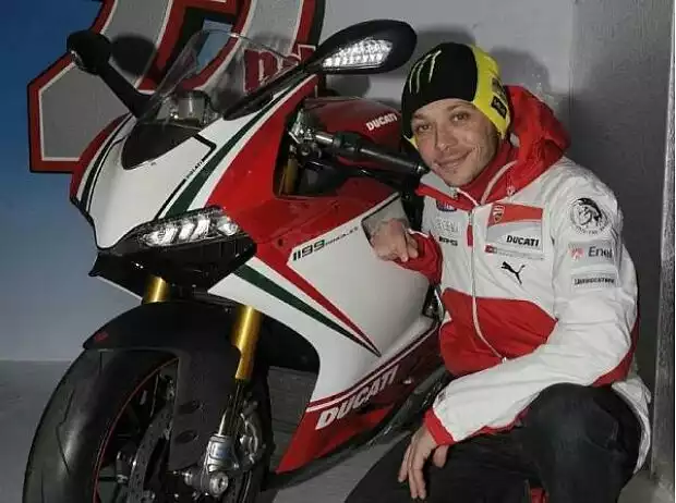 Valentino Rossi mit der Ducati 1199 Panigale Titel-Bild zur News: Valentino Rossi mit der Ducati 1199 Panigale