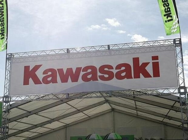 Titel-Bild zur News: Kawasaki-Fahne
