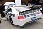 Der Petty-Ford von Aric Almirola in der Garage Area von Daytona