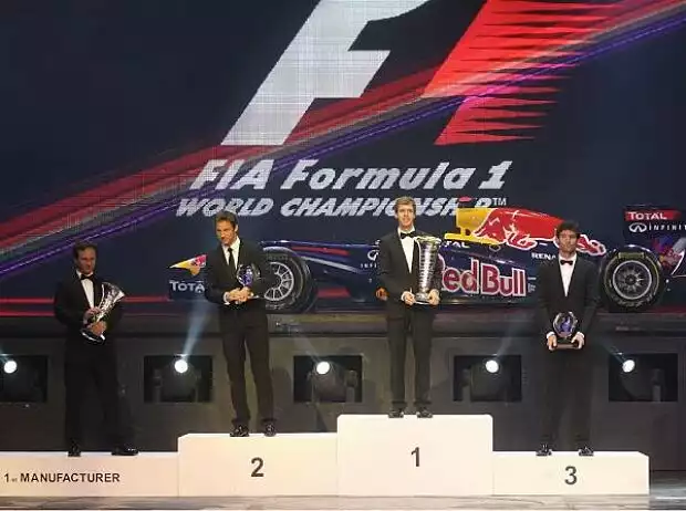 Mark Webber, Sebastian Vettel, Jenson Button, Christian Horner (Teamchef) Titel-Bild zur News: Mark Webber, Sebastian Vettel, Jenson Button, Christian Horner (Teamchef)