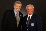 NASCAR-Kommentatorenlegende Ken Squier und Cale Yarborough