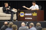 Michael Waltrip interviewt Clint Bowyer (Waltrip) 