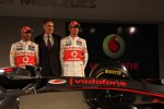 Lewis Hamilton, Martin Whitmarsh (Teamchef) und Jenson Button (McLaren) 