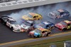 Bild zum Inhalt: Auftakt in Daytona: Kenseth schnell, Stewart crasht