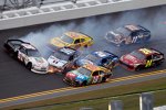 Der erste Crash der NASCAR-Saison 2012: Tony Stewart (14) hat Kurt Busch (51) umgedreht