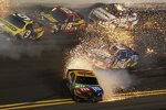 Kyle Busch (Gibbs) zeigte gleich mehrere solcher spektakulären Einlagen