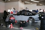 Arbeiten am Stewart/Haas-Chevy von Tony Stewart