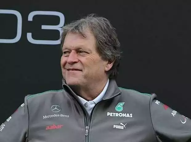 Norbert Haug (Mercedes-Motorsportchef), Michael Schumacher Titel-Bild zur News: Norbert Haug (Mercedes-Motorsportchef), Michael Schumacher